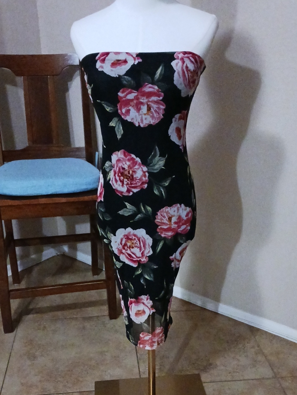 Mezzanine- Strapless Black          Mini/Midi Dress with Pink Rose Print